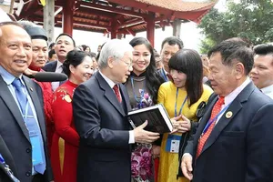 Hãy cùng nhìn về tương lai để xây dựng đất nước