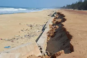 Xử lý các đơn vị làm ẩu kè biển 80 tỉ