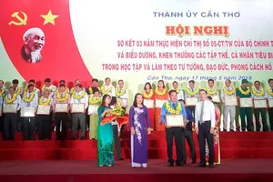 Tuyên dương nhiều cá nhân, tập thể làm theo lời Bác