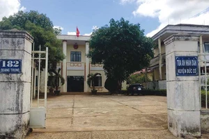 Luật sư ‘chỉnh’ hội thẩm nhân dân hỏi truy vấn