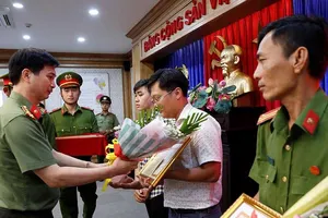 Khen thưởng nhân viên khách sạn vụ xác người trong bê tông