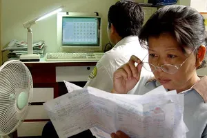 Phản ứng giá điện: Sao lại đòi xử lý dân?