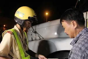 Tăng tiền phạt nhưng phải triệt nạn ‘cưa đôi’ với CSGT