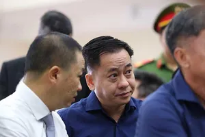 Vũ ‘nhôm’ dùng lý lẫn tình khi tranh luận tại tòa