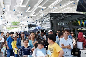 Buýt đường sông: Khi nhộn nhịp, lúc vắng tanh