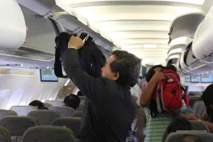 Báo động nạn chôm đồ trên máy bay