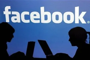 Làm gì khi bị chủ nợ đăng tin đòi nợ trên Facebook?