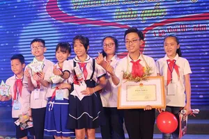 Nữ sinh u não và giải nhì môn sử