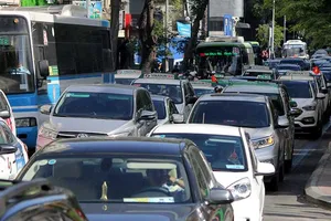 Bộ GTVT: Taxi công nghệ phải gắn hộp đèn!