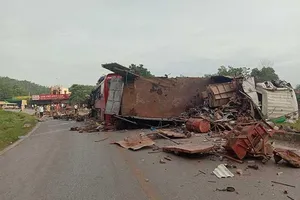 Nhiều thương vong vụ va chạm xe biển số Lào