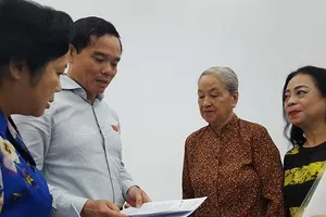 Cử tri TP.HCM bức xúc chuyện lãng phí nhà, đất