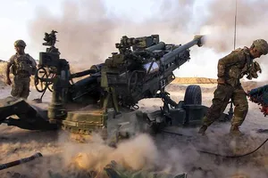 Mỹ phát tín hiệu nhiễu đến Iran, quốc tế lo ngại