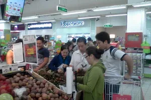 Vào siêu thị nếm thức ăn như chốn không người