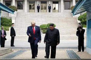 ‘Ngày huyền thoại đi vào lịch sử’ của ông Trump và ông Kim