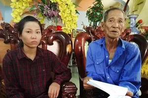 2 năm đi đòi mẩu xương cho cha