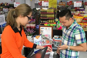 Mua gói xôi, ly chè… không cần tiền mặt