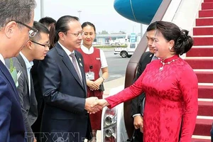 Chủ tịch Quốc hội tiếp lãnh đạo các doanh nghiệp Trung Quốc