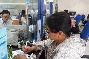 Lãi suất tiết kiệm lại tăng vọt