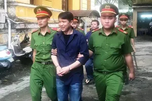 Phi lý: Có người đưa mà không có người nhận hối lộ!