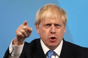 Thêm một ‘ông Donald Trump’ sắp tiến về biển Đông