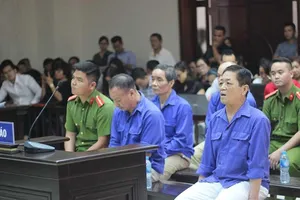 Hưng ‘kính’ bảo kê ở chợ Long Biên lãnh án