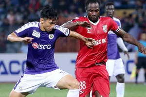 B. Bình Dương - Hà Nội: ‘Điểm chết’ của nhà vô địch