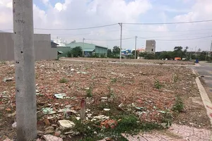 Bỏ ra bạc tỉ: Đất không có, đòi tiền cũng không xong