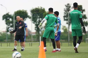 Thủ môn Park Hang-seo trong thành phần U-22