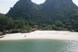 Chính quyền ở đâu khi nhiều đảo bị biến thành ‘biệt khu’?