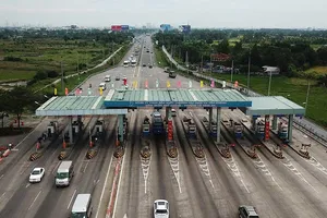 Tiếp tục thu phí cao tốc TP.HCM - Trung Lương?