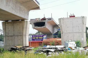 Người dân ba quận bảy năm ngóng một cây cầu