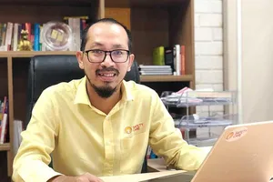 Ông chủ ngoại dạy cách lái xe an toàn cho người Việt