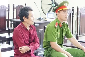 Thêm một ‘ông nựng’ bị xử tội dâm ô