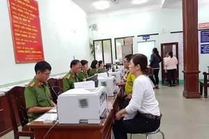 Công an TP.HCM trả lời về việc làm căn cước công dân