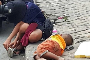 TP.HCM yêu cầu xử lý triệt để trẻ lê lết ăn xin