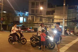 Trẻ được đưa từ nơi khác đến thành phố lang thang ăn xin