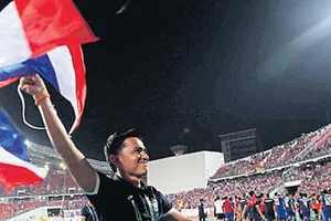 Kiatisak: ‘Tôi mong HLV Nishino làm được như tôi!’