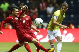 Thái Lan - Việt Nam: Tức nhau tiếng gáy?!