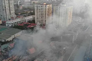 Chưa phải di dời dân khỏi vùng cháy Rạng Đông