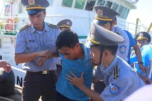 41 ngư dân bị chìm tàu đã vào bờ an toàn