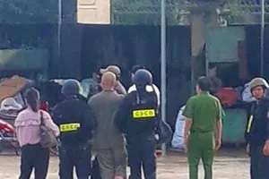 Phát hiện ba ‘xưởng’ sản xuất ma túy cực lớn