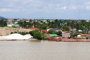 Loạn bến bãi vật liệu xây dựng trái phép ở Hải Phòng