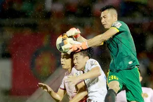 Lo trụ hạng, HA Gia Lai vẫn muốn ngăn Hà Nội