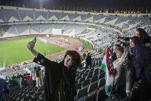 Từ vụ tự thiêu đến trách nhiệm của chủ tịch FIFA