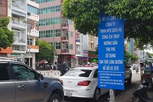 Thu phí đỗ ô tô: Chủ trương đúng, nhưng…