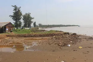 Thủ tướng: Cần 3.000 tỉ đồng chống sạt lở ĐBSCL