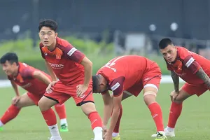 Bóng đá Việt Nam phải nỗ lực mới gặp may!