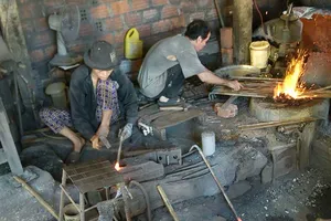 ‘Phải cho dân biết những nghề nào tăng tuổi hưu’