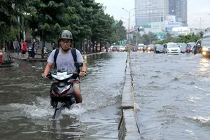 Sắp nâng đường Nguyễn Hữu Cảnh lên đến 1,2 m