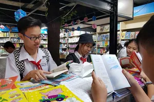 Học sinh thoát khỏi nỗi lo làm bài kiểm tra